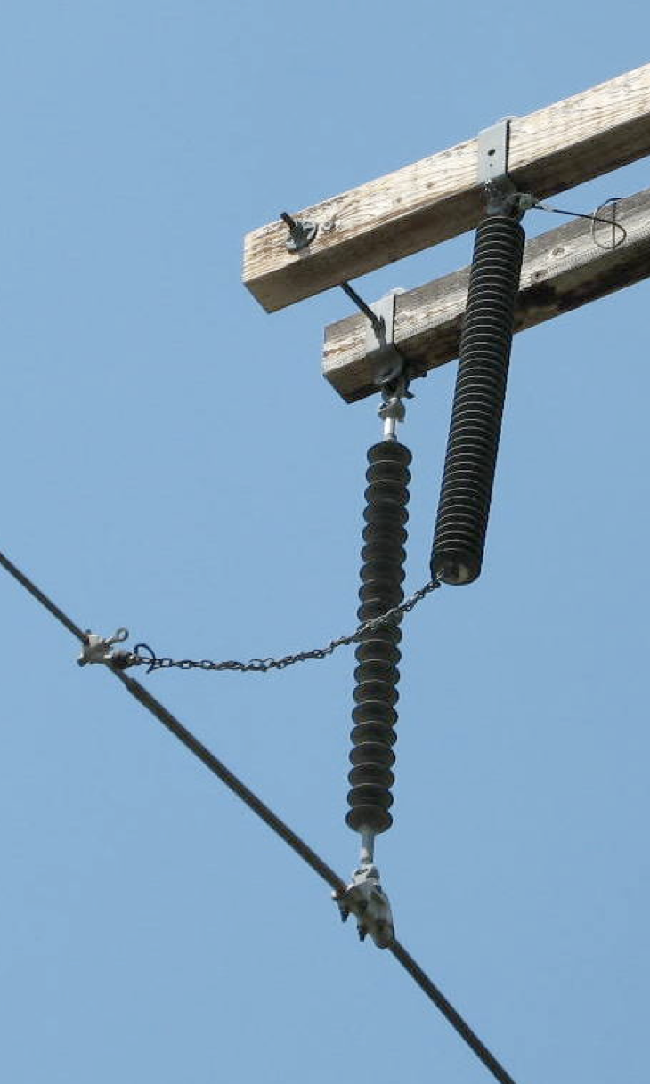 Screen-Shot-2016-06-17-at-11 Screen-Shot-2016-06-17-at-11 Fig. 12: Lead reinforcement with chain line arrester Non-Gapped Line Arresters Screen Shot 2016 06 17 at 11