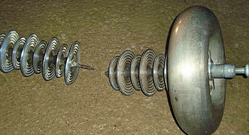 One of two recent failures of 765 kV composite insulators in Korea.