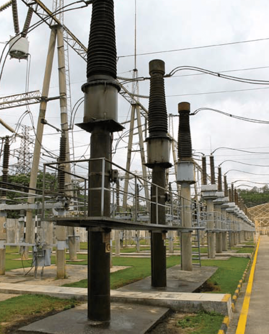 Only three oil-filled CTs remain at the 220 kV side of Longtang, two of which continue to leak oil. Old 110 kV units, recently removed from 110 kV side also show evidence of oil coating porcelain housings.