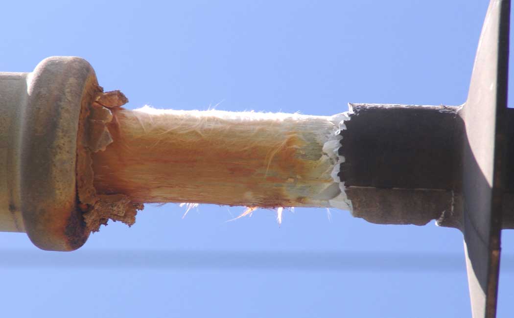 State-of-insulator-rod-in-double-arrangement-with-loss-of-polymeric-sheath State-of-insulator-rod-in-double-arrangement-with-loss-of-polymeric-sheath Lessons & Questions from Brittle Fracture of 400 kV Composite Insulator State of insulator rod in double arrangement with loss of polymeric sheath
